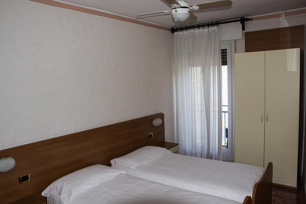 Hotel Alla Noce 利莫内-苏尔加达 外观 照片