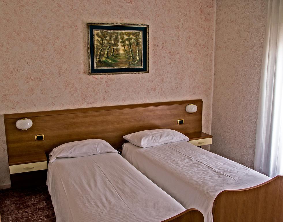 Hotel Alla Noce 利莫内-苏尔加达 客房 照片