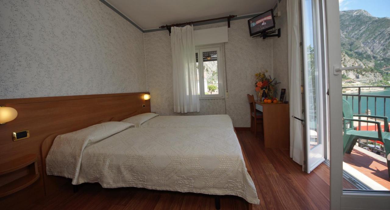 Hotel Alla Noce 利莫内-苏尔加达 外观 照片